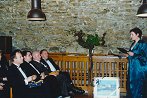 Voditeljica programa Marijana Remijaš, sedijo z leve: g. Claudio Maria Decolle, predsednik RC Gorizia, g. Egon Bajc, g. Boris Filli, g. Peter Novak (vsi RC Portorož)